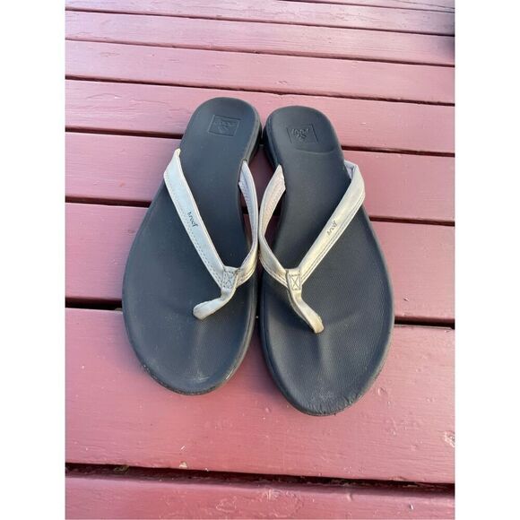 Reef Gold Flip Flops - Picture 1 of 5